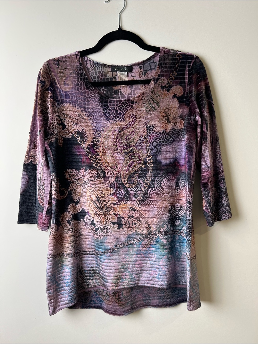 Only Nine women’s 3/4 sleeve M paisley, pullover top glitter studded accents - Picture 1 of 4